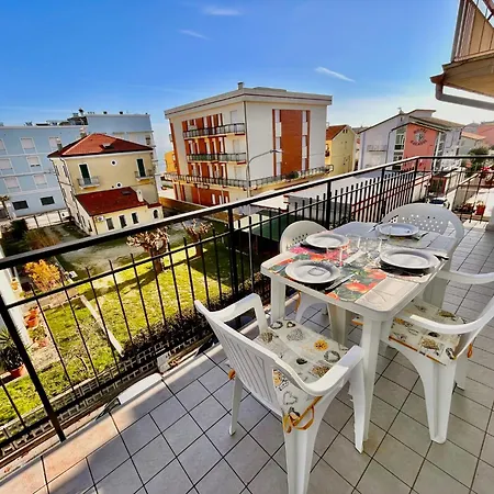 Bilo Pesaro Vicino Al Mare Con Aria Condizionata E In Centro Apartment Marcelli